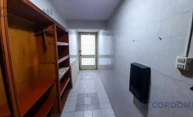 Alquiler de Local en Lanús Este 380 m2 en Esquina