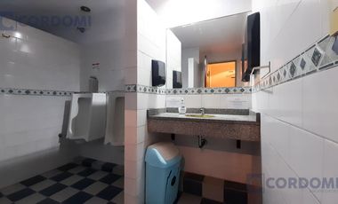 Alquiler de Local en Lanús Este 380 m2 en Esquina