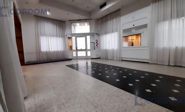 Alquiler de Local en Lanús Este 380 m2 en Esquina