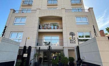 Monoambiente con cochera en venta en Ituzaingó Norte
