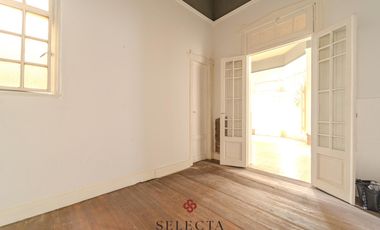 Alquiler Casona Comercial en General Paz – 250 m² únicos