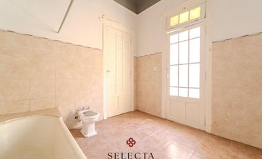 Alquiler Casona Comercial en General Paz – 250 m² únicos