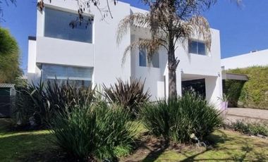Casa en Fincas de Iraola II
