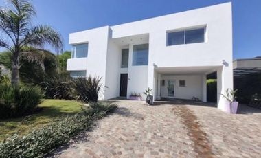 Casa en Fincas de Iraola II