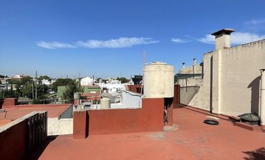 3 propiedades en Bloque en Lanús Este