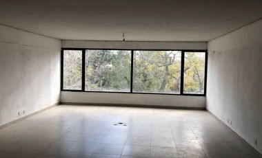 Oficina muy luminosa en segundo piso entre Sucre y Acceso Tigre