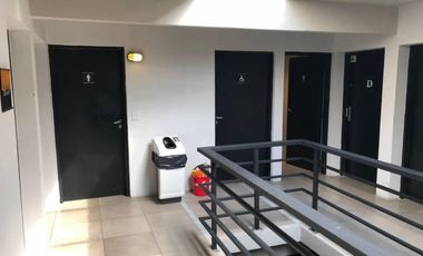 Oficina muy luminosa en segundo piso entre Sucre y Acceso Tigre