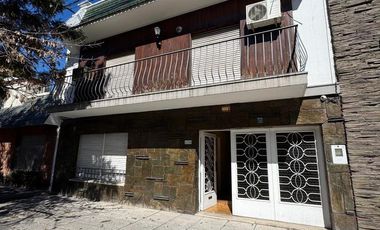 Casa en venta a metros de Bv. Pellegrini. 3 Dormitorios + Cochera