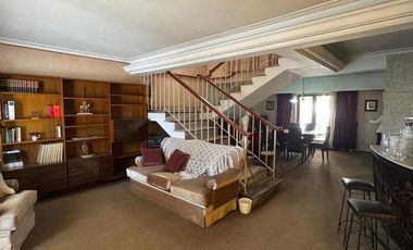 Casa en venta a metros de Bv. Pellegrini. 3 Dormitorios + Cochera