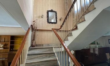 Casa en venta a metros de Bv. Pellegrini. 3 Dormitorios + Cochera