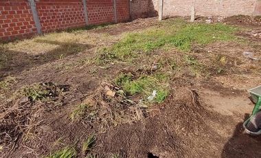 Terreno con construcción a terminar en Banfield Oeste