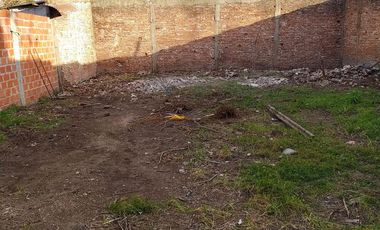 Terreno con construcción a terminar en Banfield Oeste
