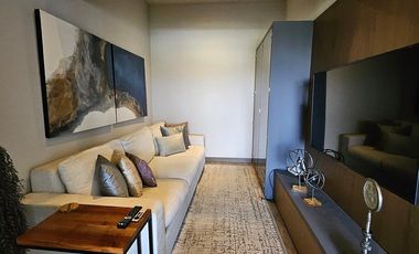 SE RENTA PRECIOSO DEPARTAMENTO AMUEBLADO EN BE GRAND LOMAS