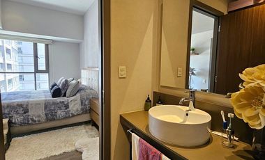 SE RENTA PRECIOSO DEPARTAMENTO AMUEBLADO EN BE GRAND LOMAS