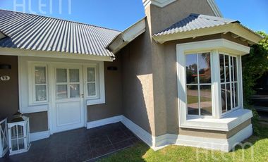 Casa en Venta en Campos de Echeverría, Canning