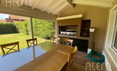 Casa en Venta en Campos de Echeverría, Canning