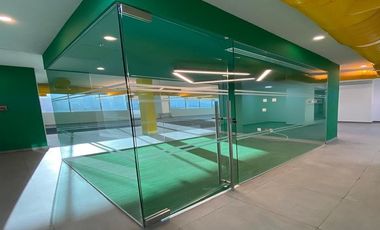 Oficina equipada en renta 231m2 + 30m2 de terraza zona San Agustín San Pedro GG