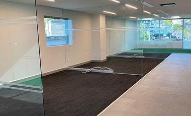 Oficina equipada en renta 590m2 + 60m2 de terraza zona San Agustín San Pedro GG