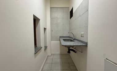 Local comercial amplio varios rubros avellaneda alquiler trifasica fuerza motriz
