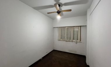 Departamento cuatro ambientes en venta en Sarandi