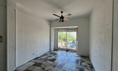 Departamento cuatro ambientes en venta en Sarandi