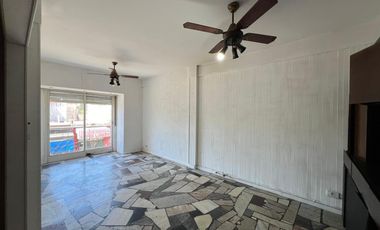 Departamento cuatro ambientes en venta en Sarandi