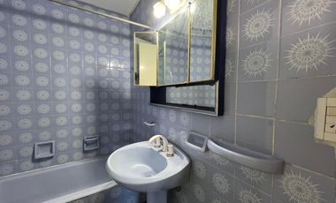 Departamento cuatro ambientes en venta en Sarandi