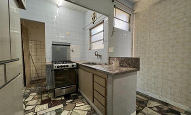 Departamento cuatro ambientes en venta en Sarandi