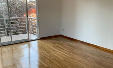 Departamento de 3 ambientes con cochera en ALQUILER en La Lucila