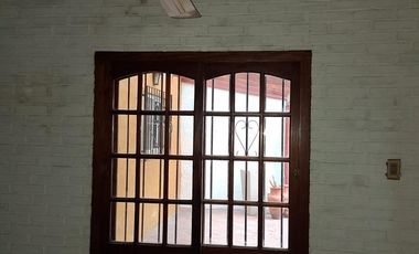 Casa 4 ambientes. Excelente ubicación. San Fernando.