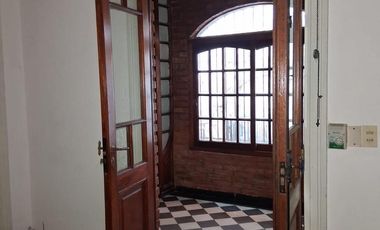 Casa 4 ambientes. Excelente ubicación. San Fernando.