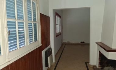 Casa 4 ambientes. Excelente ubicación. San Fernando.