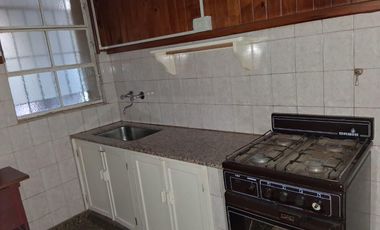 Casa 4 ambientes. Excelente ubicación. San Fernando.