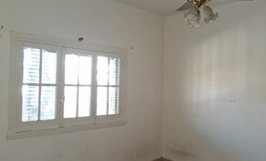 Casa 4 ambientes. Excelente ubicación. San Fernando.