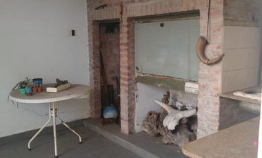 Venta - Casa  4 amb. - Ramos Mejia Sur
