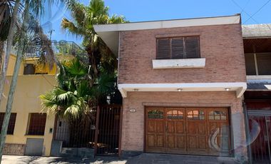 Venta - Casa  4 amb. - Ramos Mejia Sur
