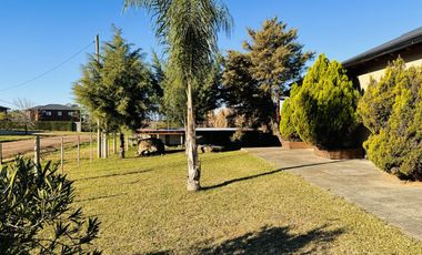 Casa con Pileta zona Artalaz