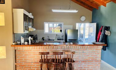Casa con Pileta zona Artalaz
