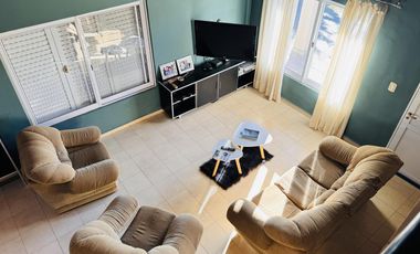 Casa con Pileta zona Artalaz