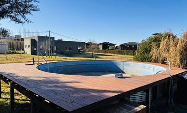 Casa con Pileta zona Artalaz