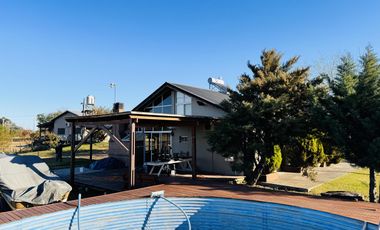 Casa con Pileta zona Artalaz