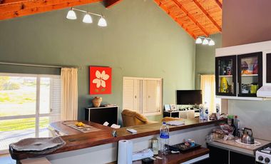 Casa con Pileta zona Artalaz