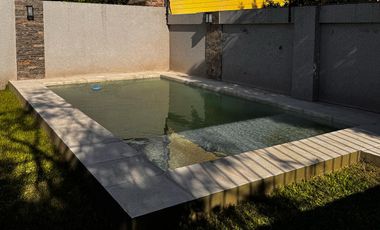 VENTA - Casa 2 DORM CON PISCINA - Recreo