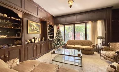 CASA VENTA VICENTE LÓPEZ 5 AMBIENTES JARDIN