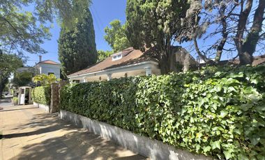 CASA VENTA VICENTE LÓPEZ 5 AMBIENTES JARDIN