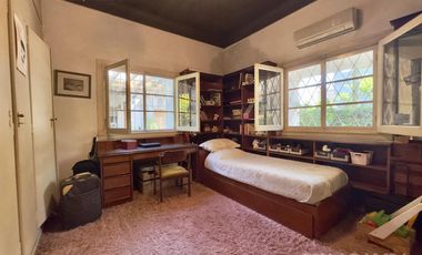 CASA VENTA VICENTE LÓPEZ 5 AMBIENTES JARDIN