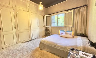 CASA VENTA VICENTE LÓPEZ 5 AMBIENTES JARDIN