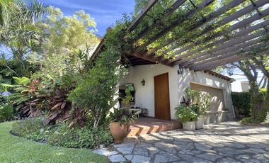 CASA VENTA VICENTE LÓPEZ 5 AMBIENTES JARDIN