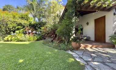 CASA VENTA VICENTE LÓPEZ 5 AMBIENTES JARDIN