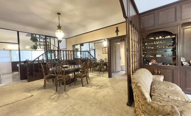 CASA VENTA VICENTE LÓPEZ 5 AMBIENTES JARDIN